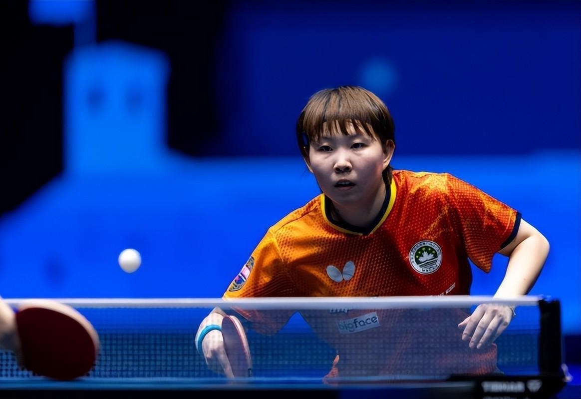 位球员的努 位球员的努