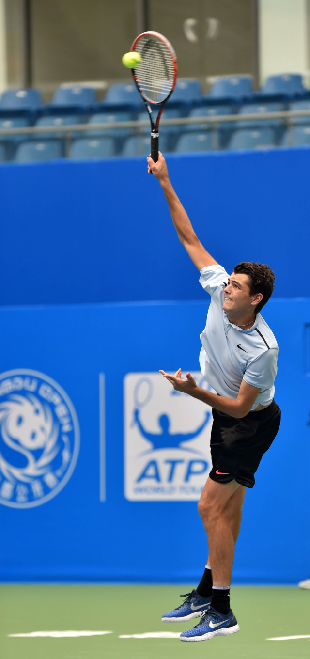 己的毅力和 己的毅力和